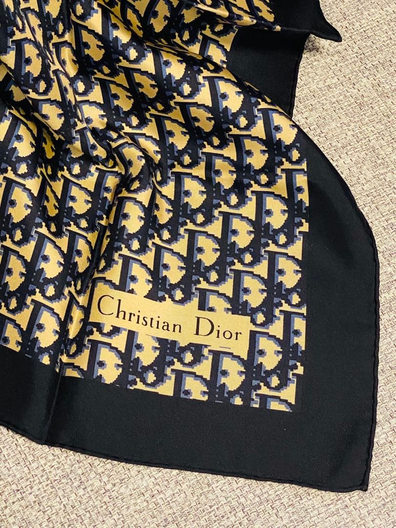 Christian Dior ロゴパターンスカーフ