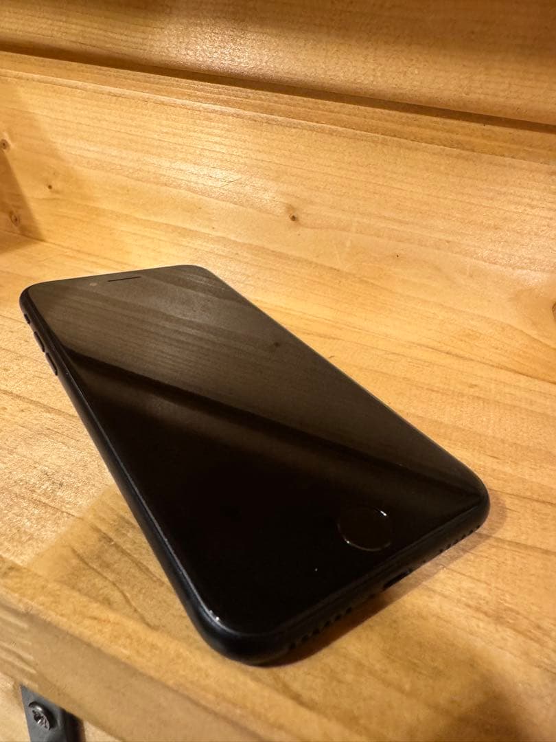 iPhoneSE3 64GB SIMフリー