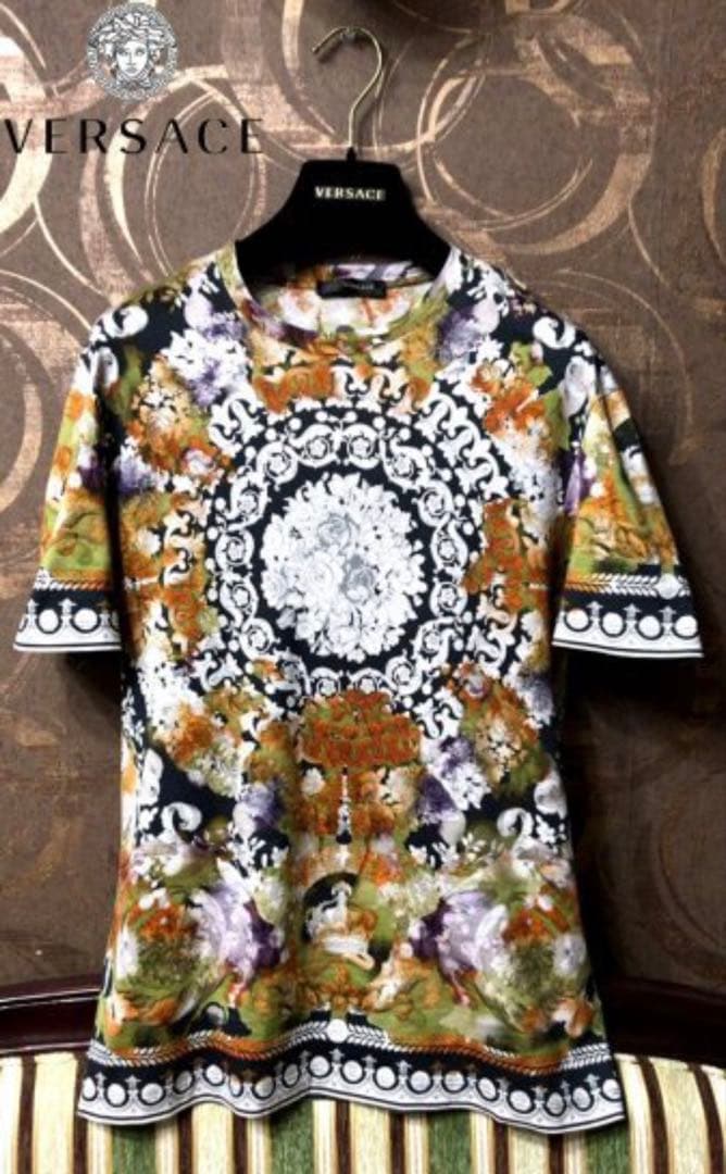 極美品　ヴェルサーチ　tシャツ