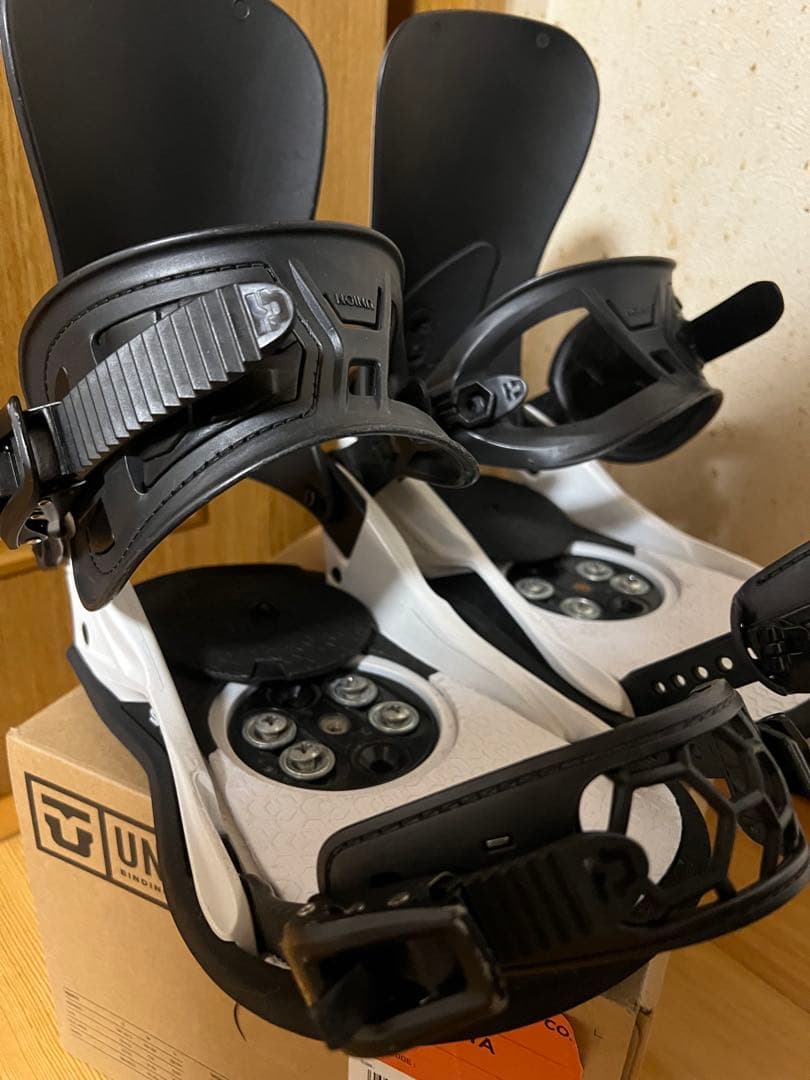 UNION STRATA ホワイト ビンディング Mサイズ