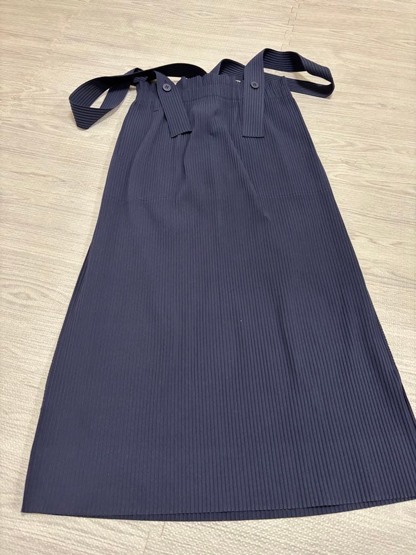 me ISSEY MIYAKE プリーズロングスカート(ネイビー)