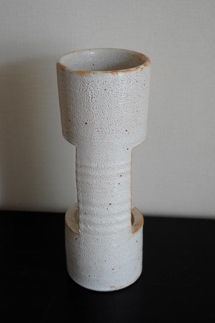 志野釉の竹形陶器花瓶