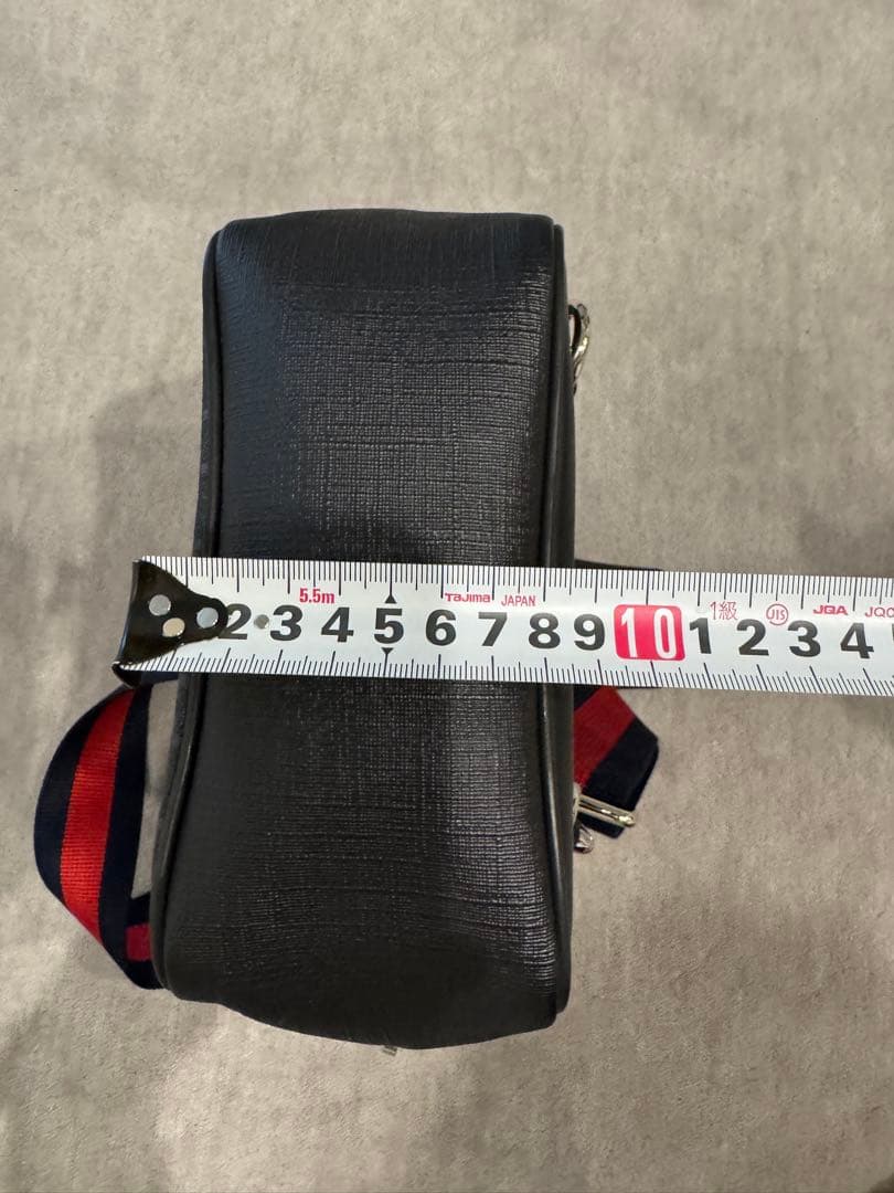 グッチ　GUCCI メンズボディバッグ　美品