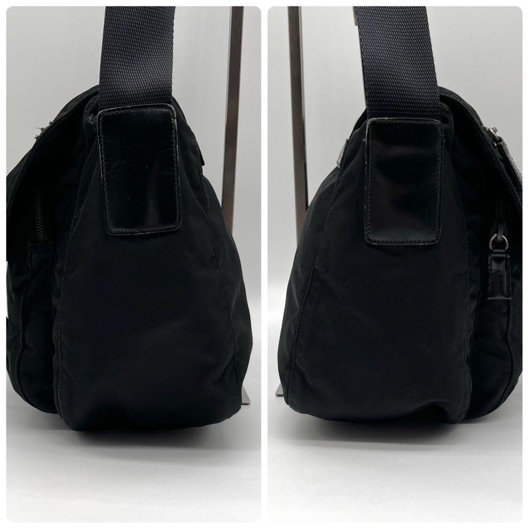 PRADA プラダ メッセンジャーバッグ ショルダーバック ナイロン 三角ロゴ