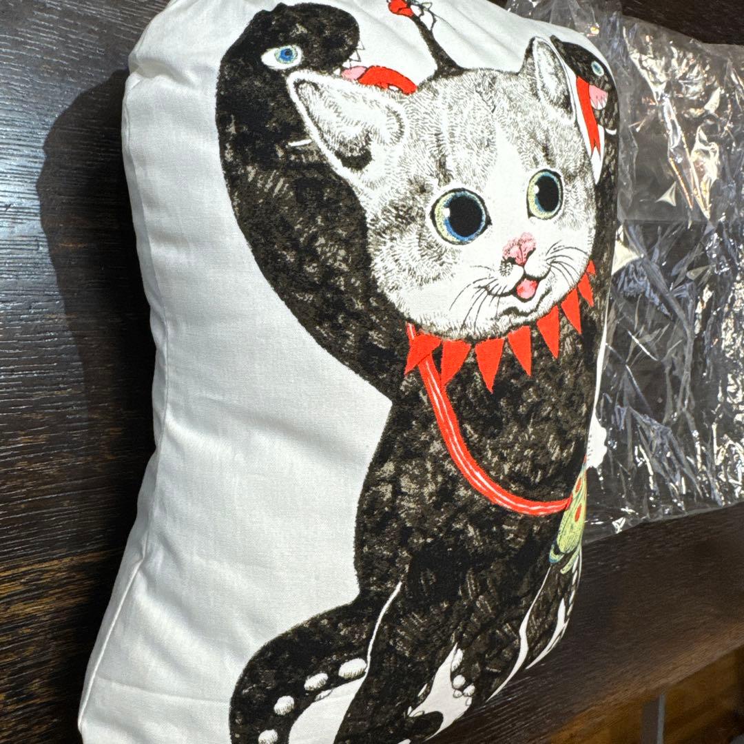 ボリス雑貨店 GUSTAVE ヒグチユウコ ギュスターヴくん　クッション