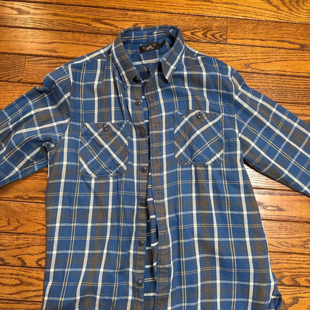 青系チェック柄長袖シャツ