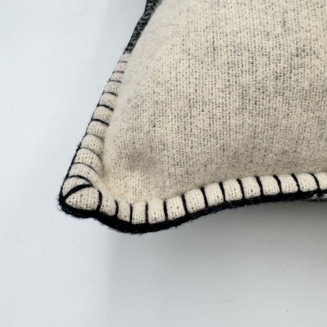 未使用品✨CHANEL カシミヤ　クッション　ココマーク　グレー　アイボリー