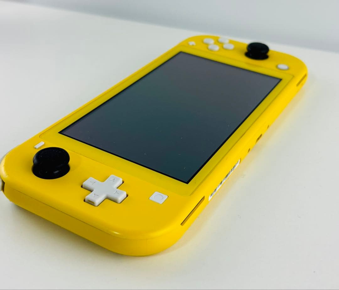 ニンテンドー スイッチ ライト 本体 イエロー 箱付 switch lite