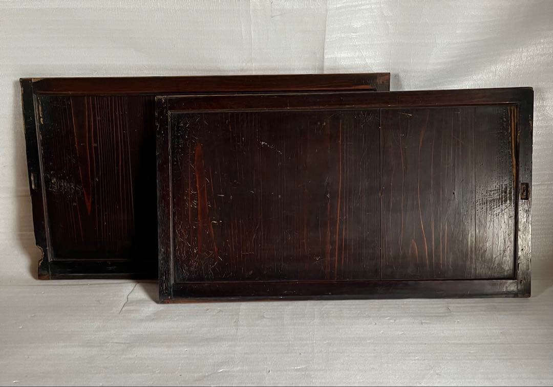 アンティーク　木戸　引き戸　襖　扉　囲炉裏の煙で燻され黒みがかった色味に！