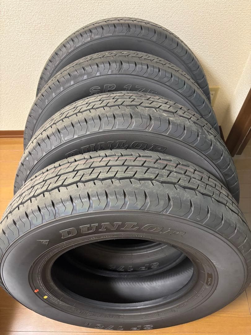 ハイエース　タイヤ　新車外し　①2本分　195/80R 新車外し　ダンロップ