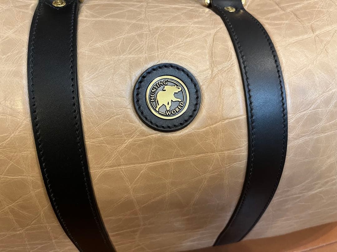ハンティングワールド　ボストンバック　ゴールドロゴ