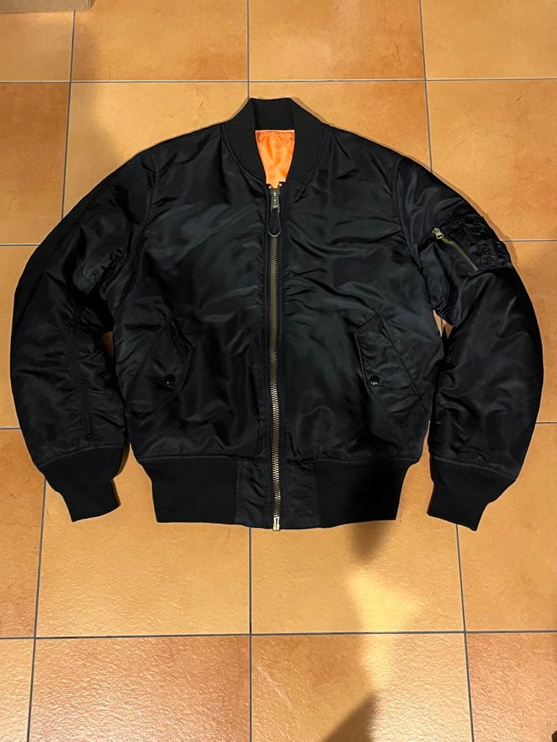 アルファ　MA-1 ブラックカラー