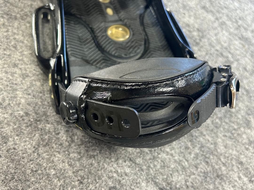 BURTON Mission EST サイズ M ビス付き