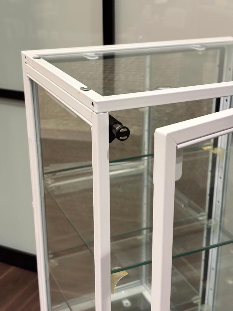 【美品】ガラス コレクションケース 白 背面ミラー 扉付き W36cm