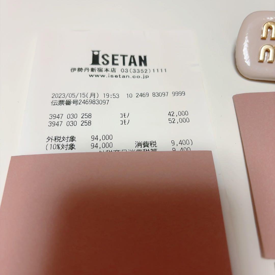 パテントレザー ヘアクリップ miumiu ミュウミュウ 薄ピンク ベージュ