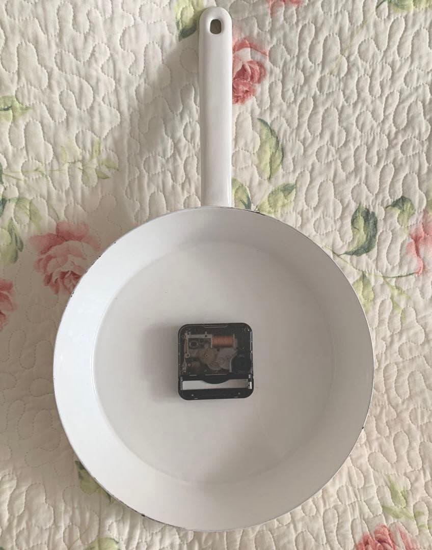 イマン スカーレットローズ　フライパン時計