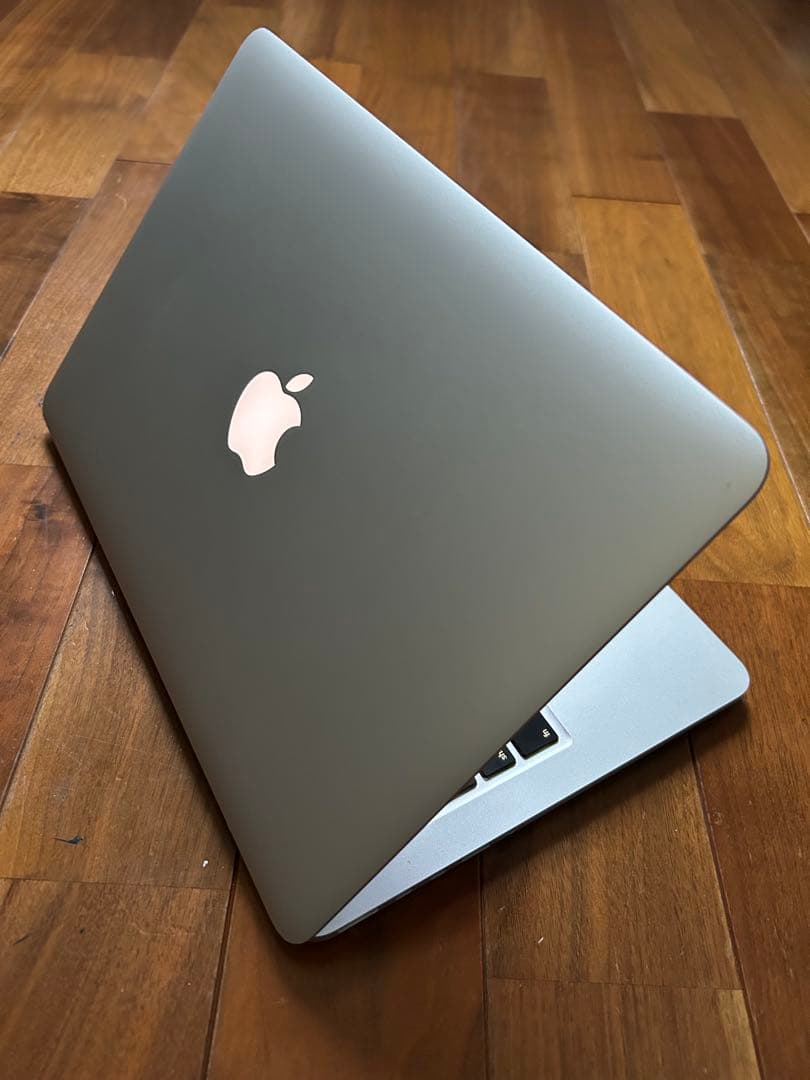 c*t様 Apple MacBook PRO 13“ シルバー 本体