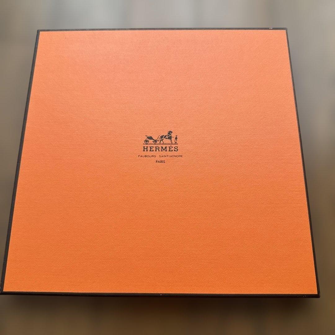 【新品】HERMES エルメス　シルクスカーフ
