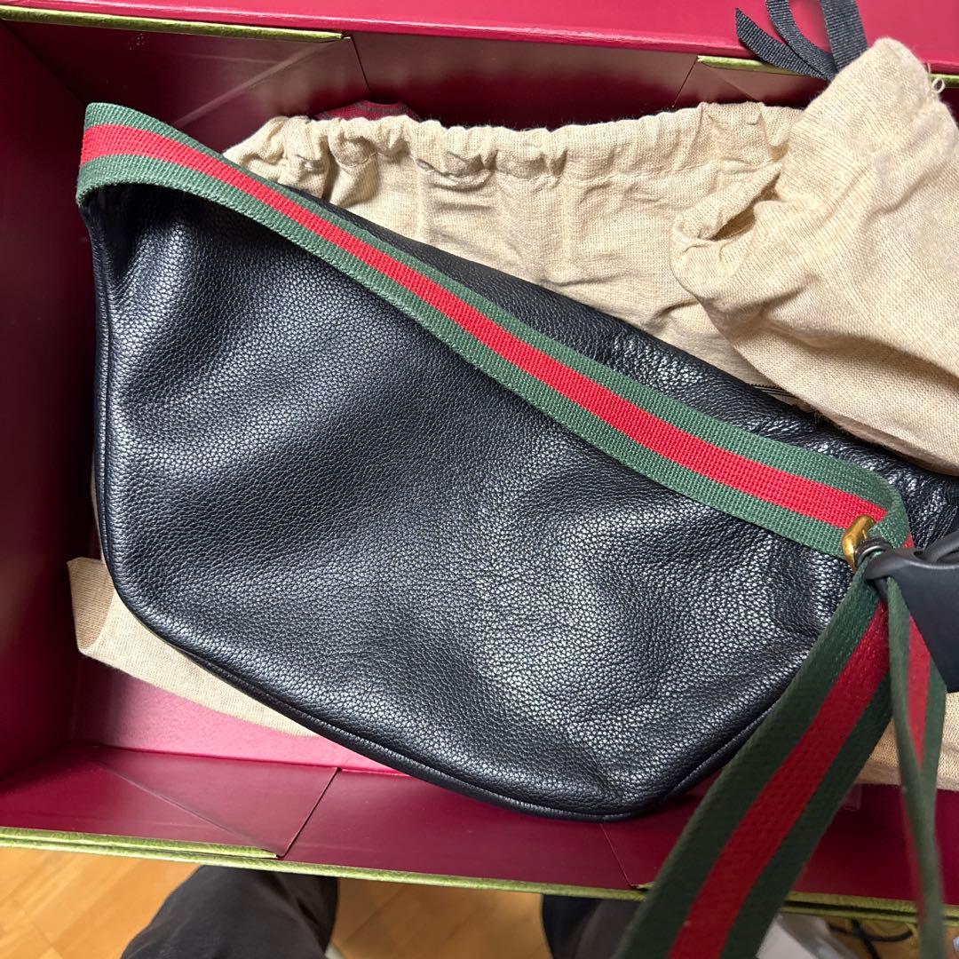 GUCCI ボディバッグ・ウエストポーチ 黒