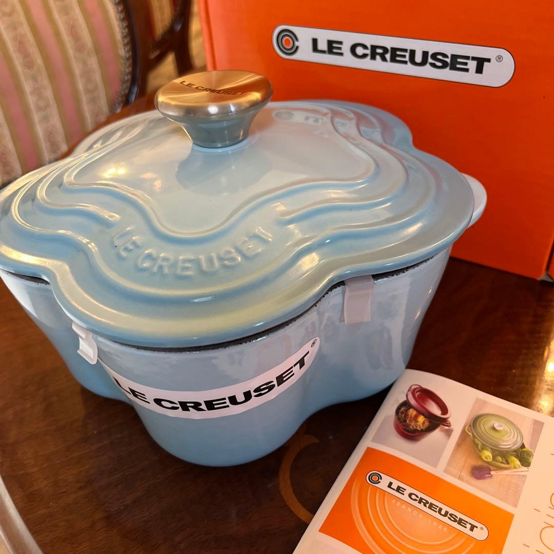 LE CREUSET グラデーションライトブルー フラワー両手鍋