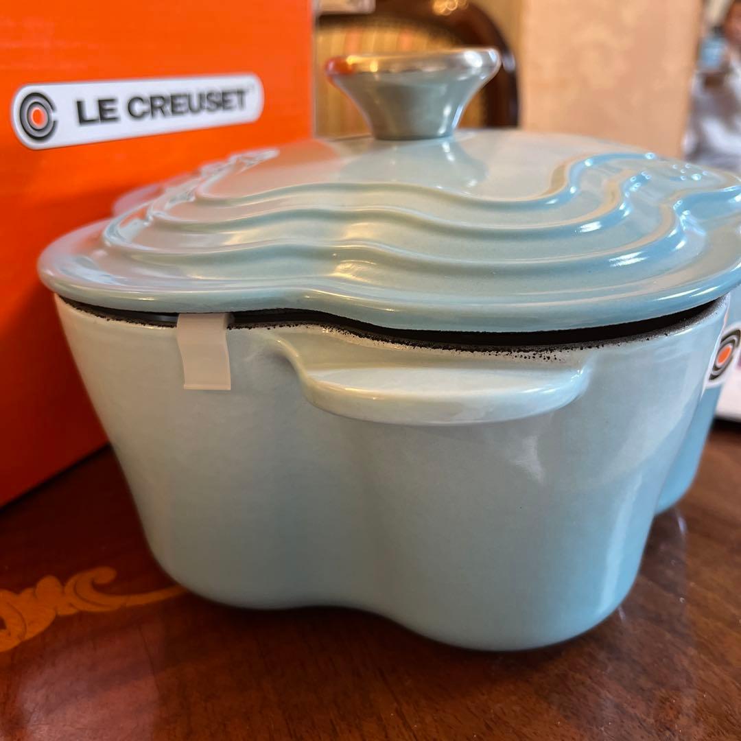 LE CREUSET グラデーションライトブルー フラワー両手鍋