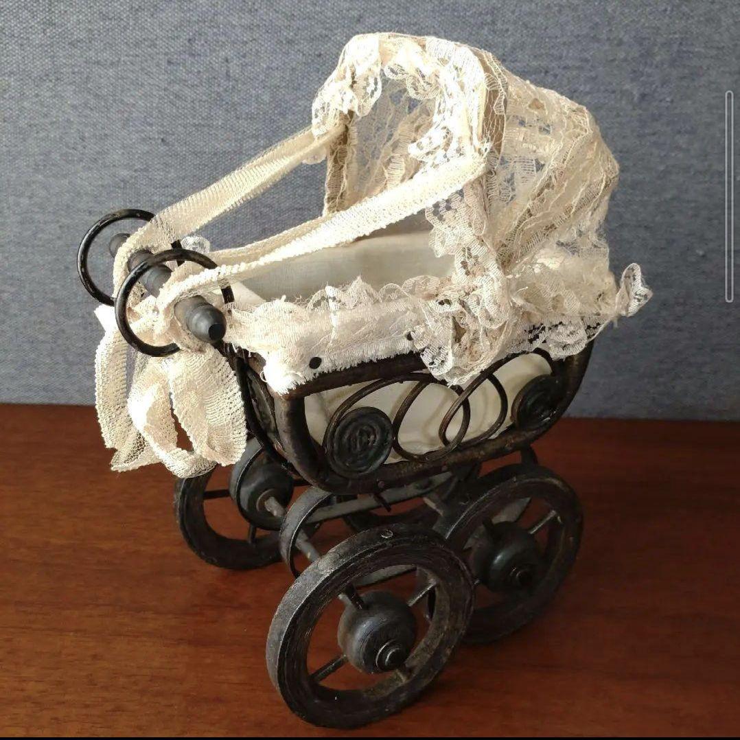 ヴィンテージ風 ミニチュア乳母車 木製車輪