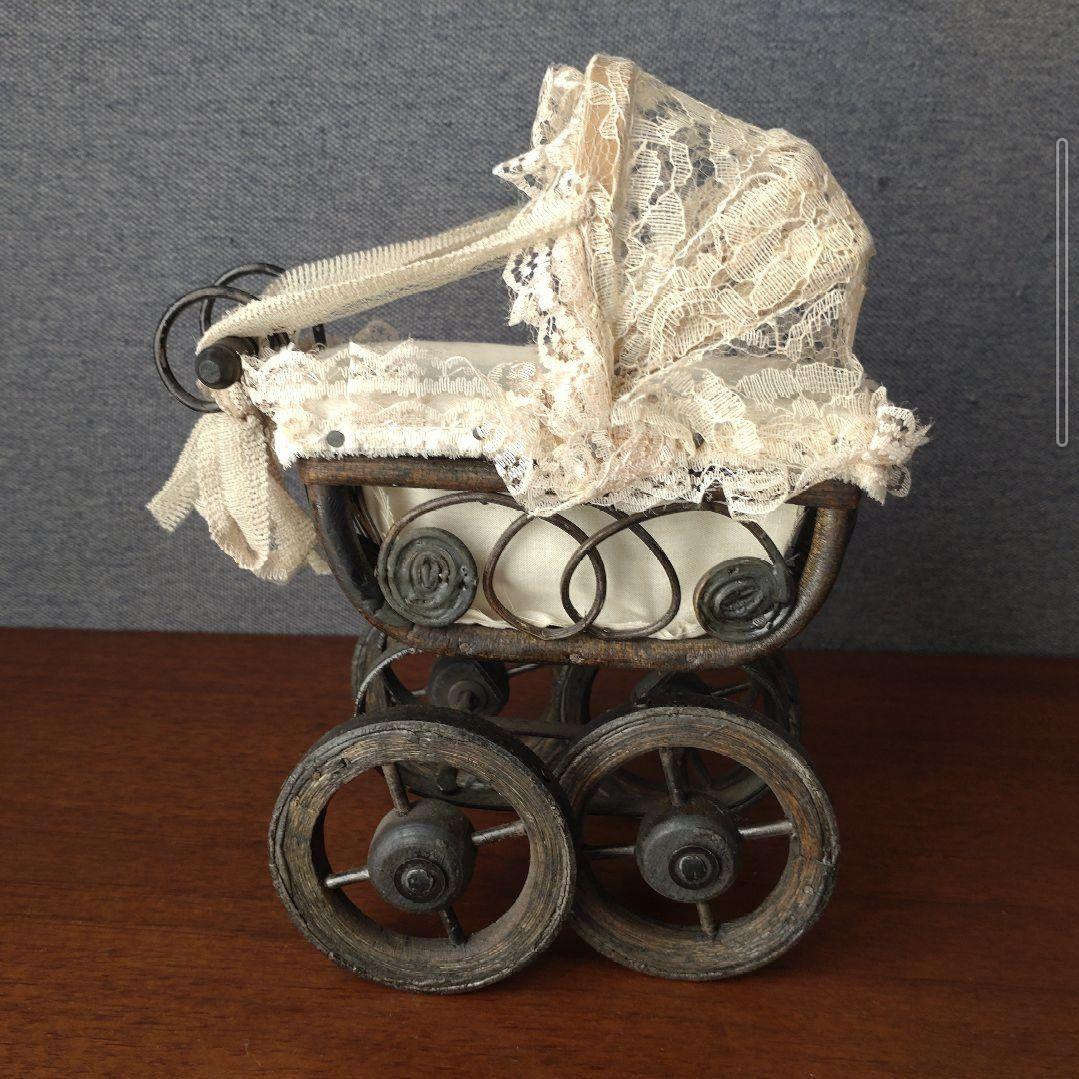 ヴィンテージ風 ミニチュア乳母車 木製車輪