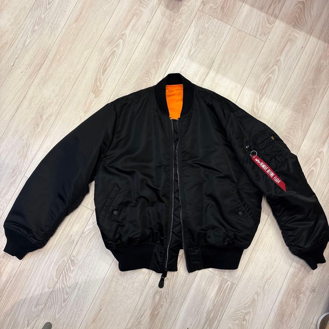 ALPHAのMA-1 黒　XL リバーシブル