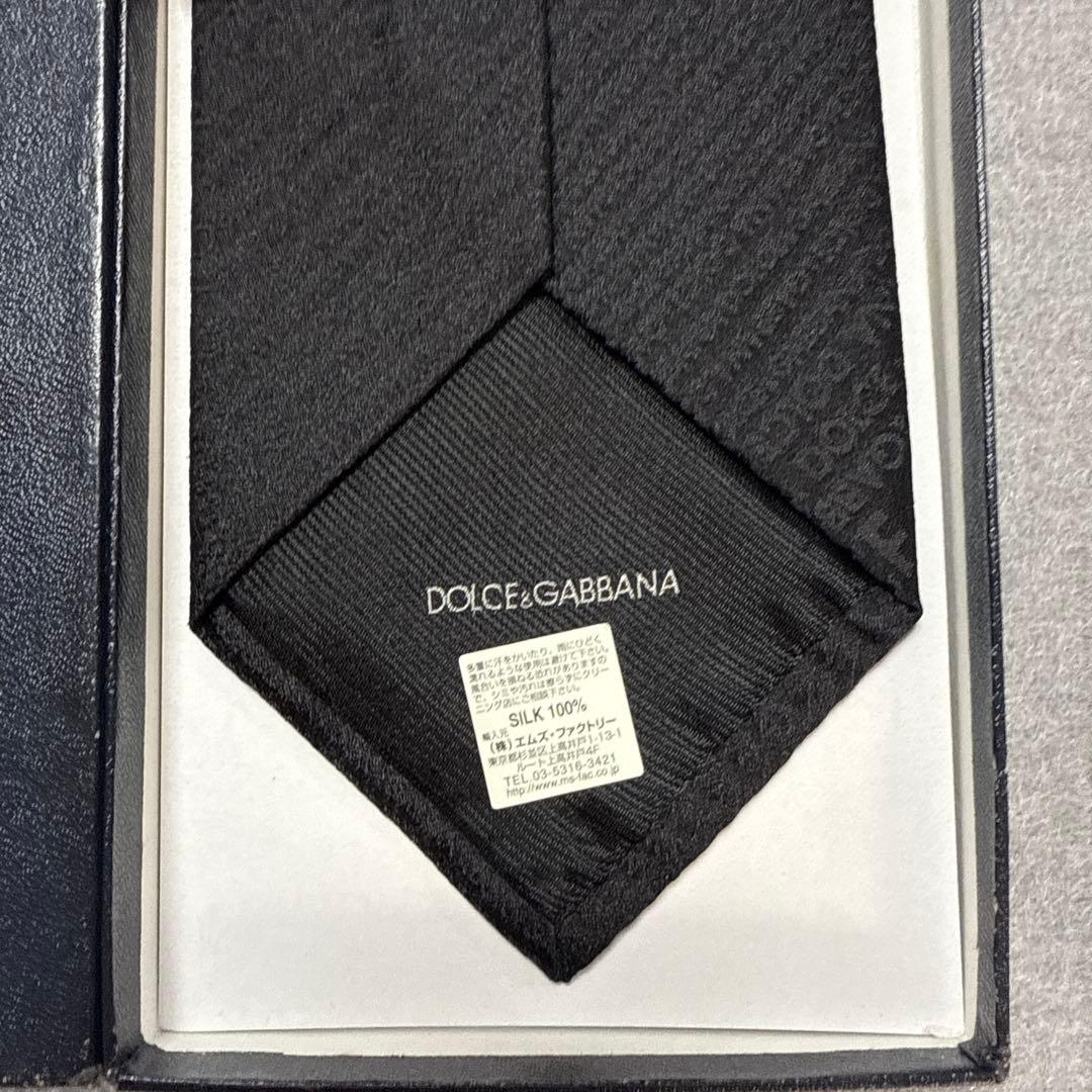 未使用タグ付　ドルチェアンドガッパーナ　ネクタイ　黒　ロゴ総柄