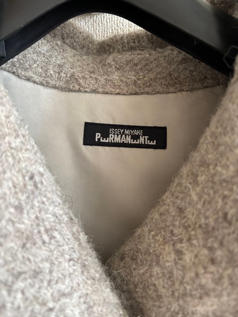 りんごISSEY MIYAKE PLURAL ダブルブレストコート グレー