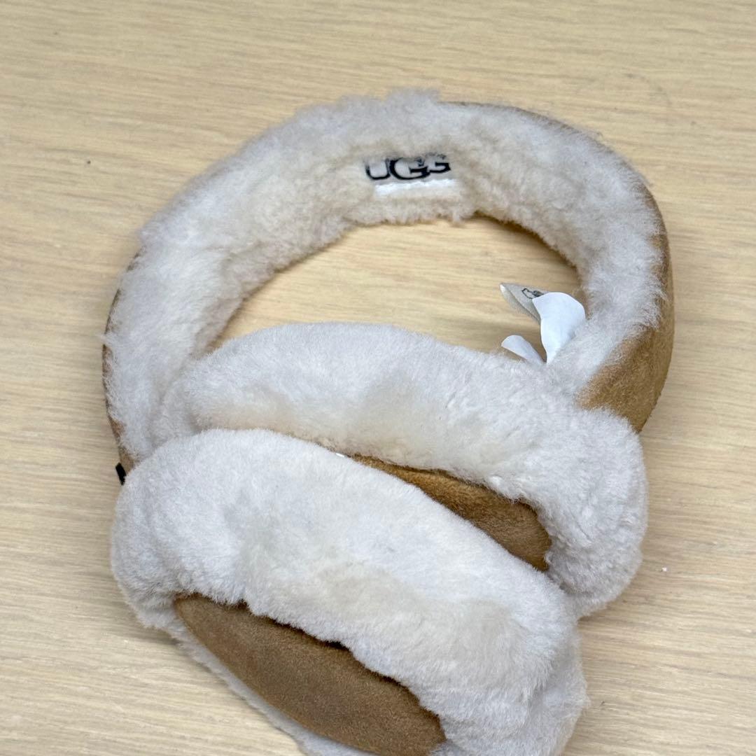 【美品】UGG Bluetoothイヤーマフ クリーム色　ヘッドホン