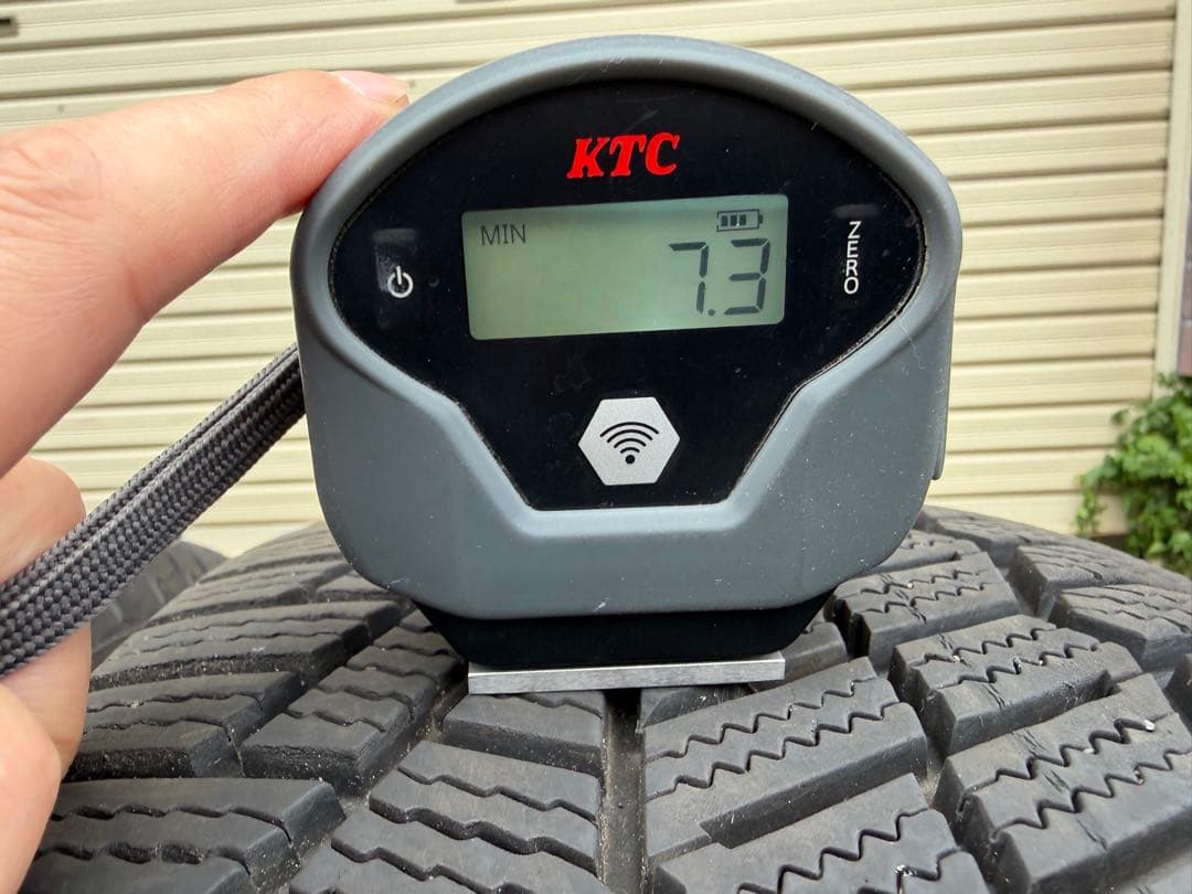 225/55R18 スタッドレス 21年 コンチ ノースコンタクト NC6