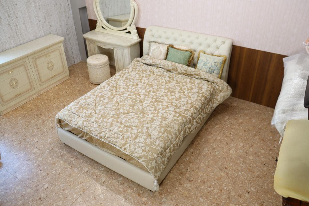 ベッドフレーム ダブル ワイドダブル チェスターフィールド風 革風ファブリック