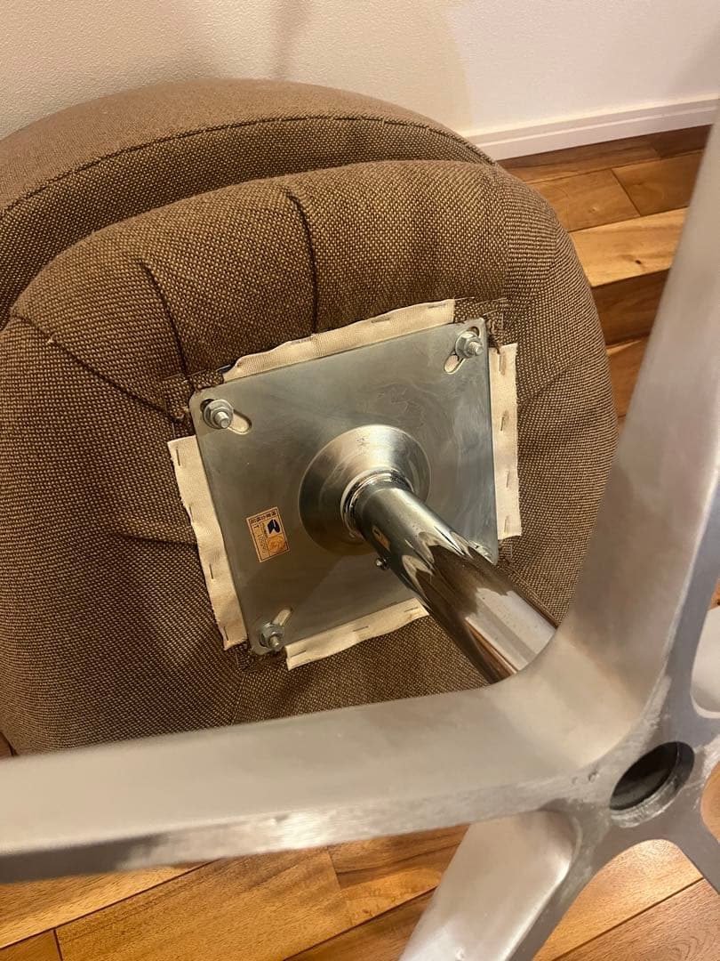 ブラウンベージュ 回転式カフェチェア（1脚） ヴィンテージ