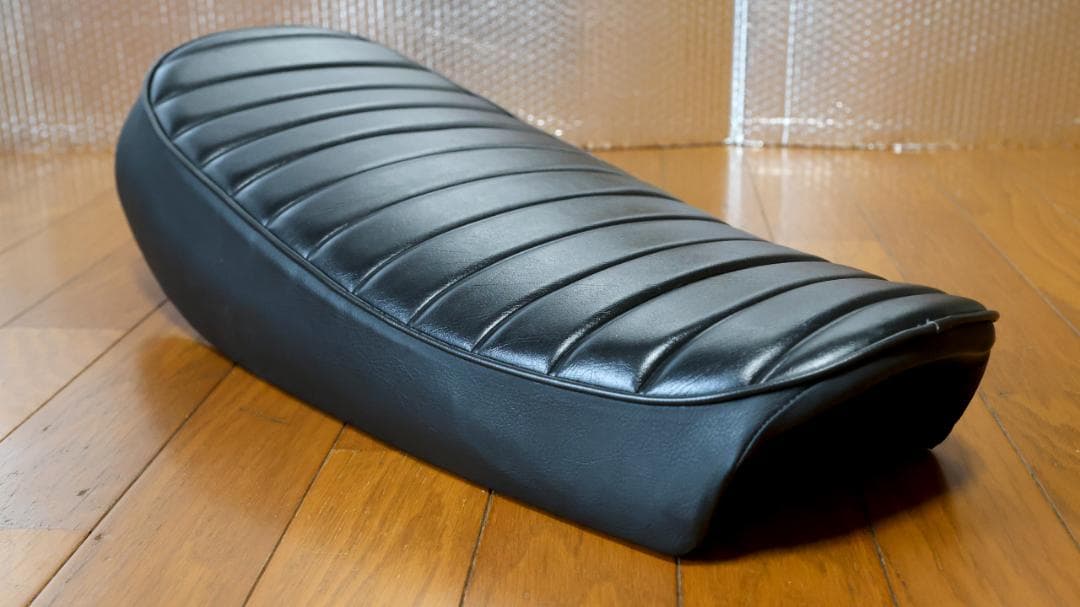 SR400 FI ５型用 GOODSEAT SLENDER タックロール黒（中古