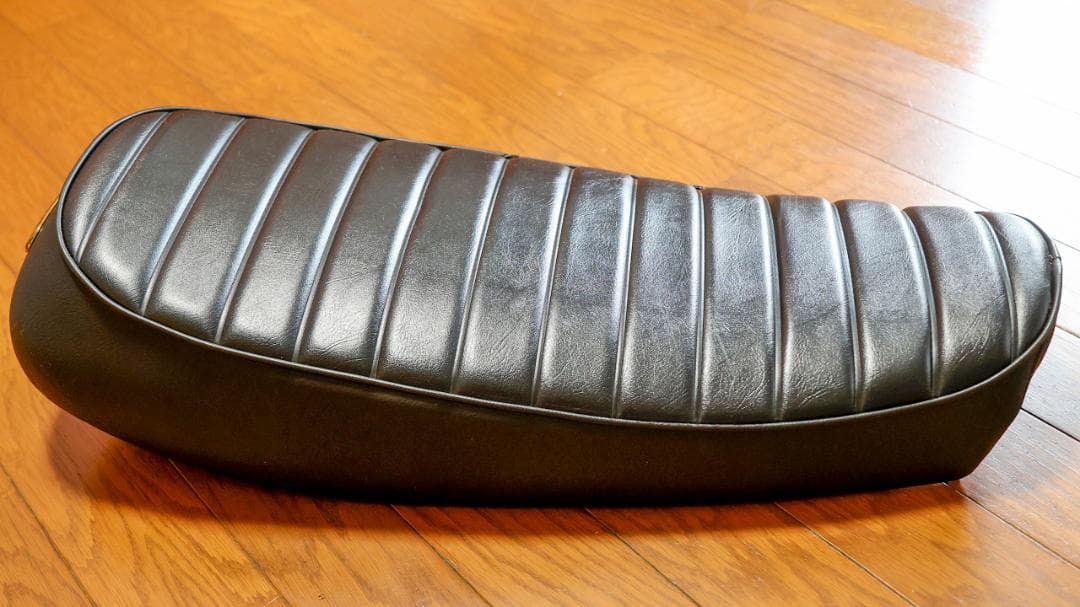 SR400 FI ５型用 GOODSEAT SLENDER タックロール黒（中古