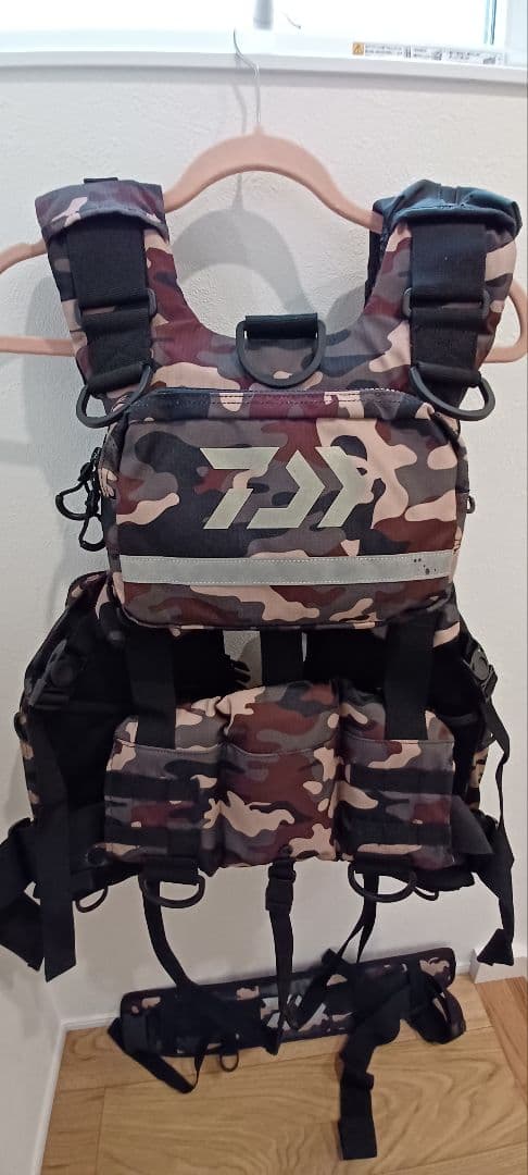 ダイワ DF-6107 ベンチクールゲームベストIII 3 グリーンカモ