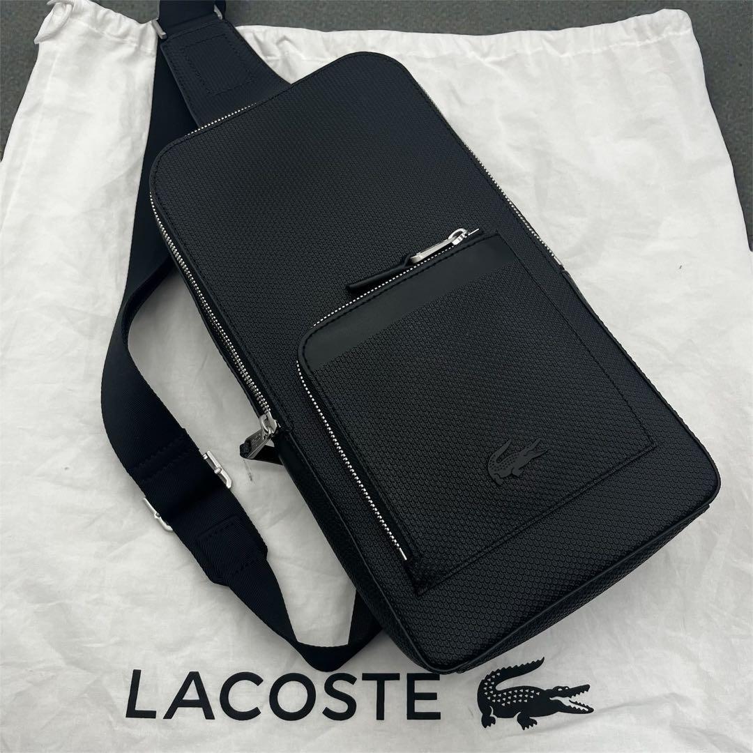 未使用級✨LACOSTE ラコステ　ボディバッグ　エンボス　シャンタコ