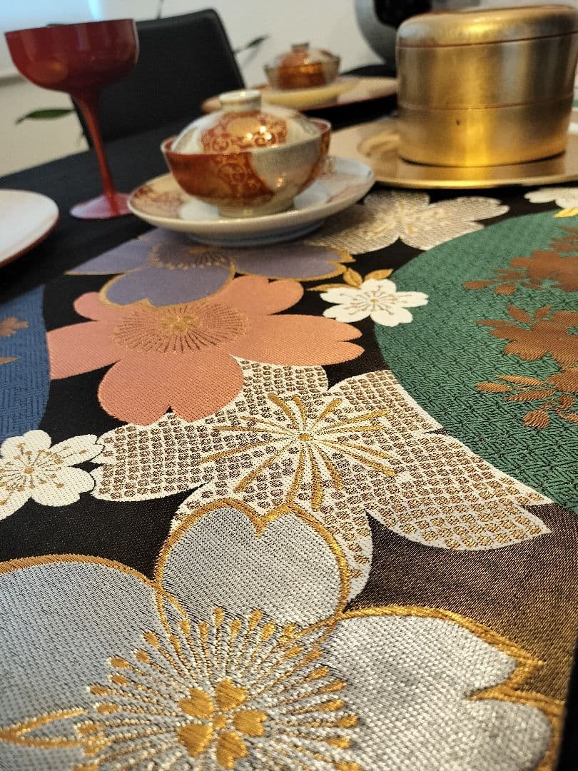 A952★逸品‼️豪華刺繍‼️ひな祭り‼️テーブルランナー2m11cm