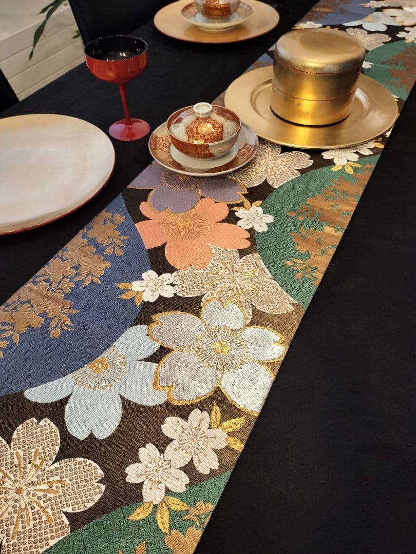 A952★逸品‼️豪華刺繍‼️ひな祭り‼️テーブルランナー2m11cm