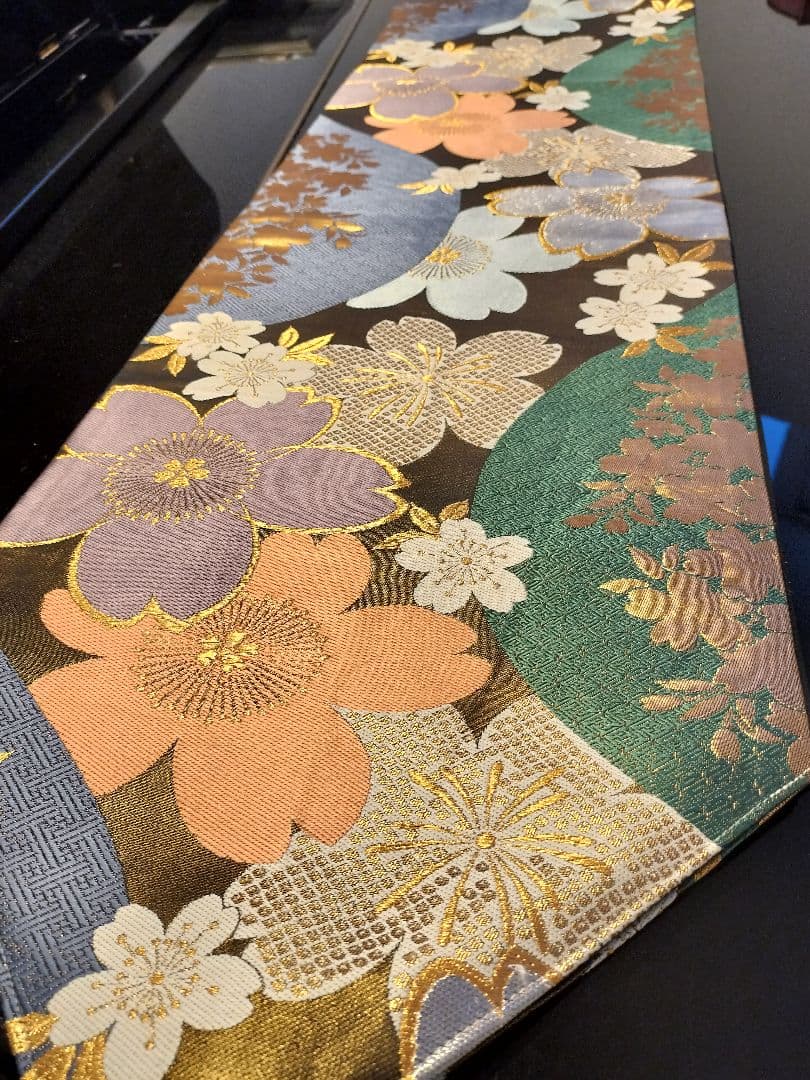 A952★逸品‼️豪華刺繍‼️ひな祭り‼️テーブルランナー2m11cm