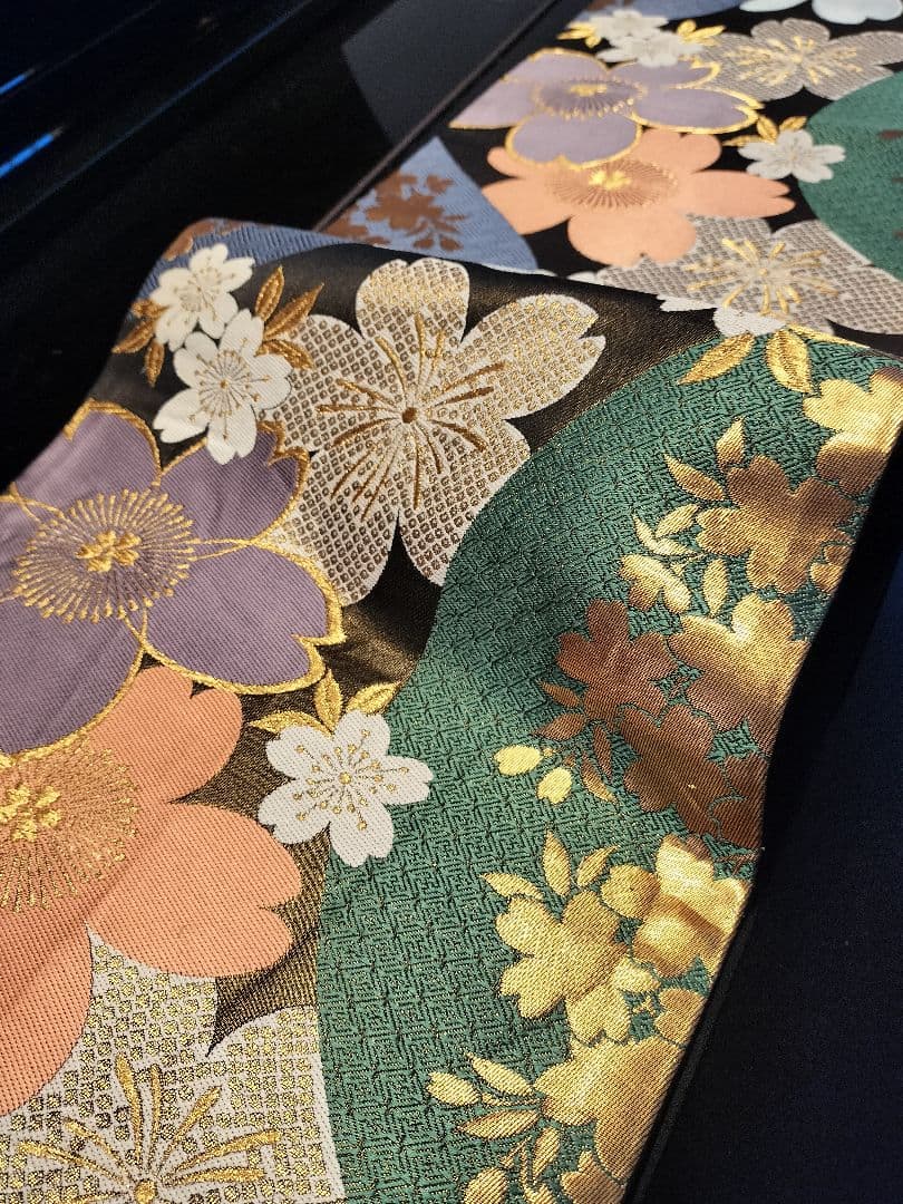 A952★逸品‼️豪華刺繍‼️ひな祭り‼️テーブルランナー2m11cm