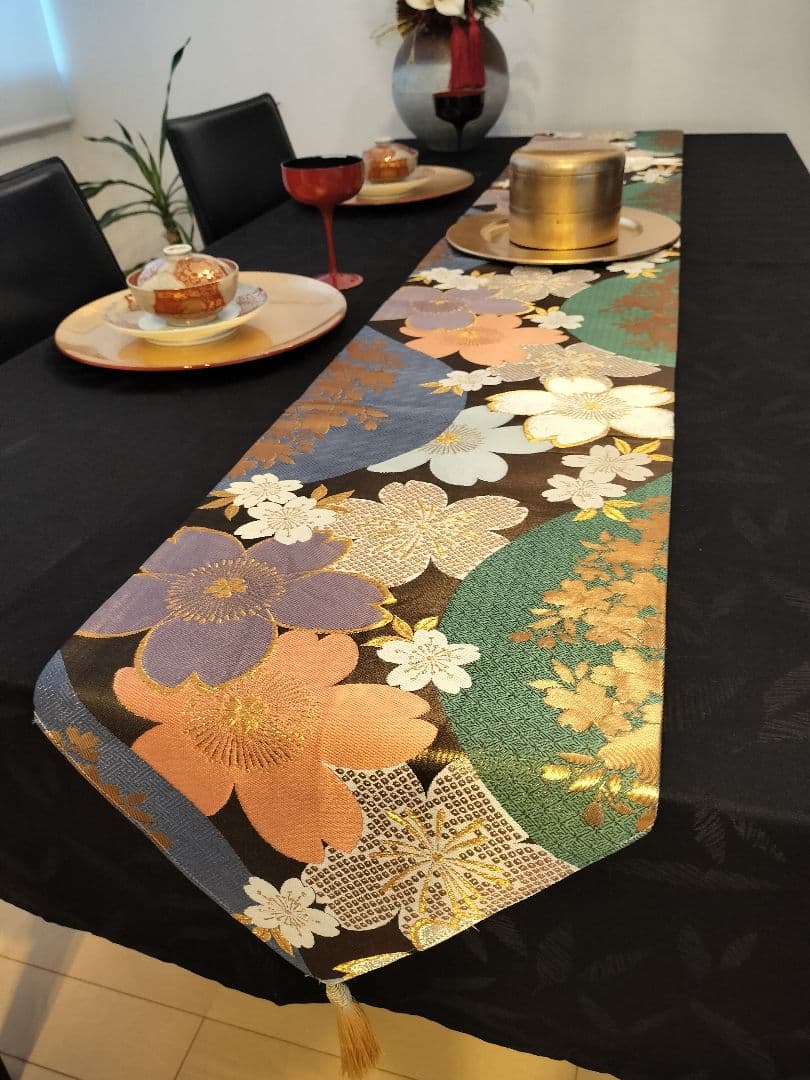 A952★逸品‼️豪華刺繍‼️ひな祭り‼️テーブルランナー2m11cm