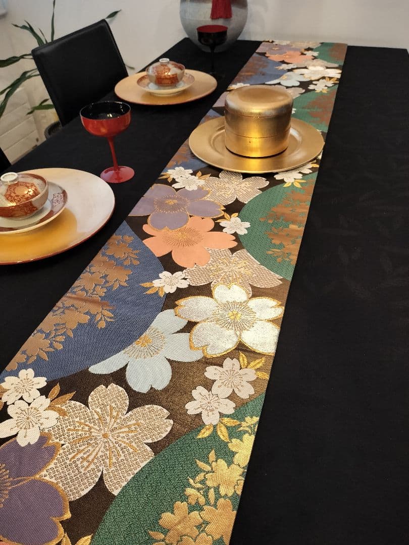 A952★逸品‼️豪華刺繍‼️ひな祭り‼️テーブルランナー2m11cm