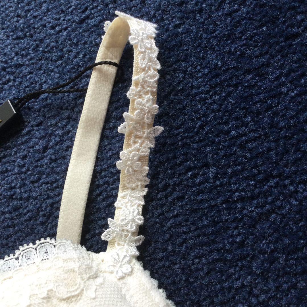 新品タグ付　ワコール　トレフル　総レースデザイン　Ｆ７０　アイボリー