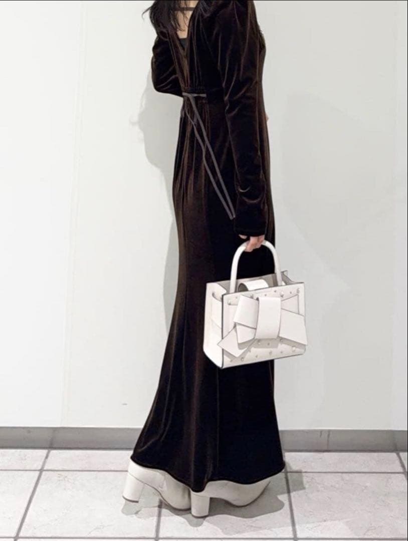 新作 FRAY I.D ベロアナローワンピース