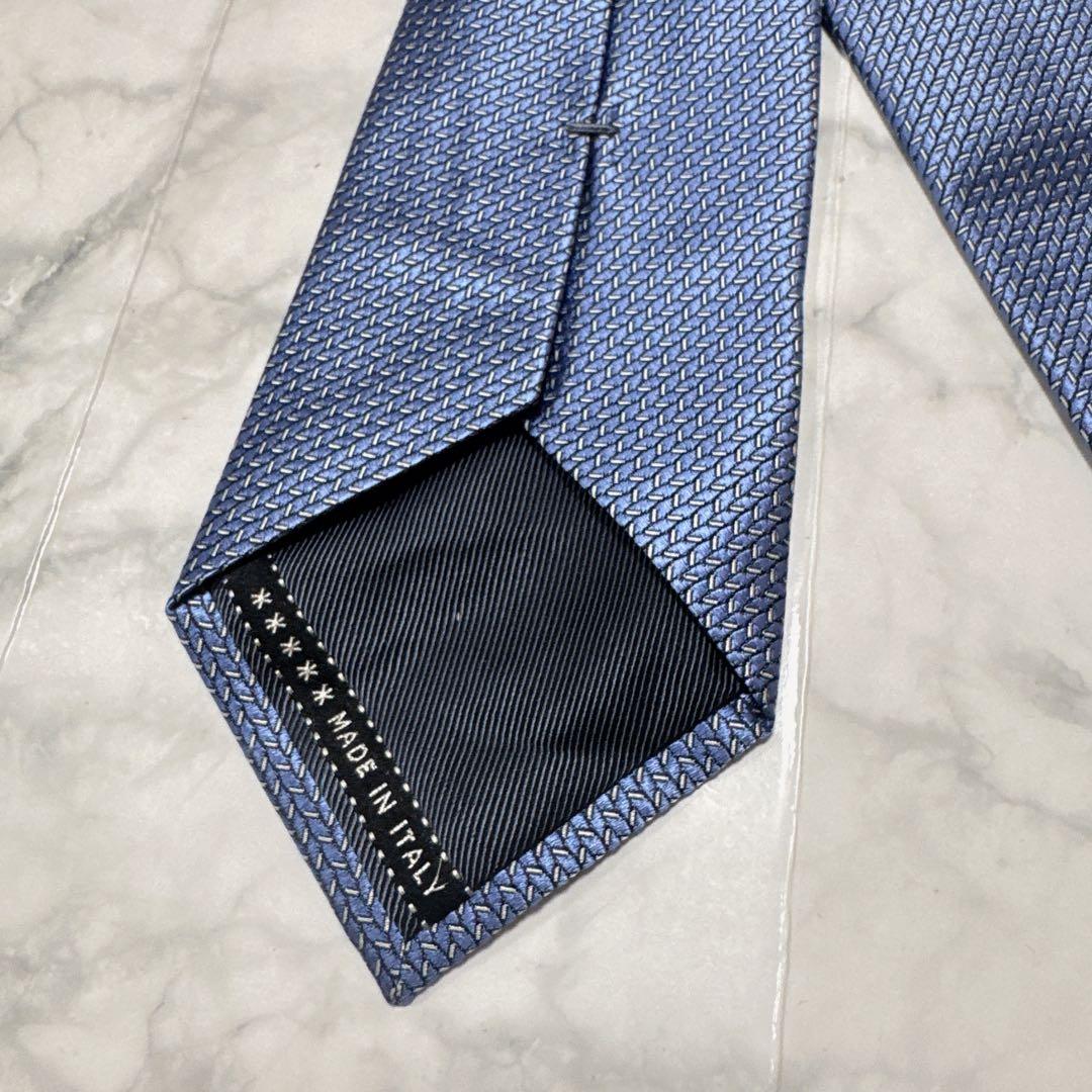 【未使用に近い】エルメネジルド・ゼニア　光沢　ネクタイ　ブルー　高級