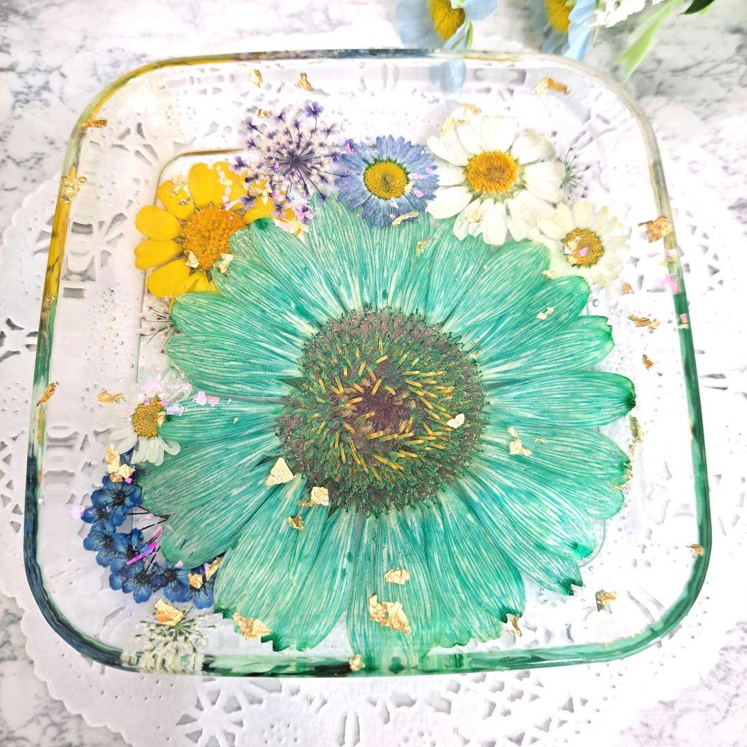 【SALE】No.9 スクエア型トレイ✨ガーベラ＆小花in♡固まるハーバリウム