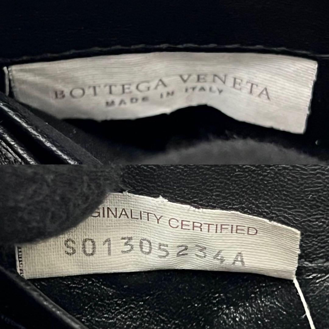 ◇レア美品◇ボッテガヴェネタ　パイソンレザー長財布　ラウンドジップ　ブラック