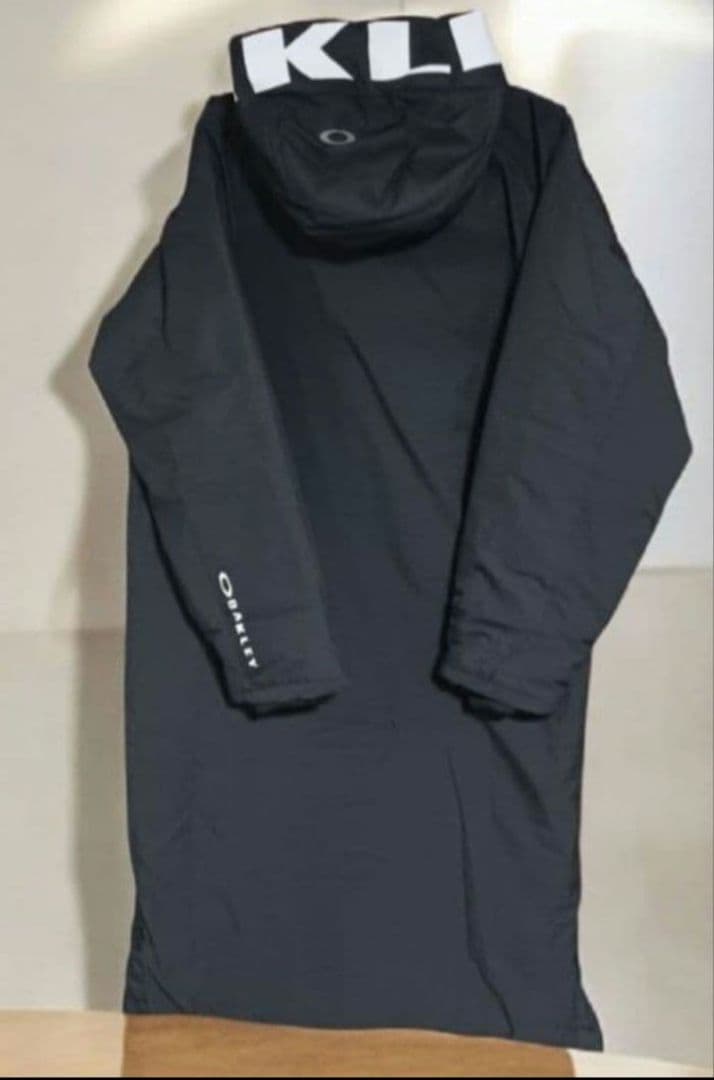 出品6日まで【新品未使用】オークリー　ロングコート Mサイズ ベンチコート 黒